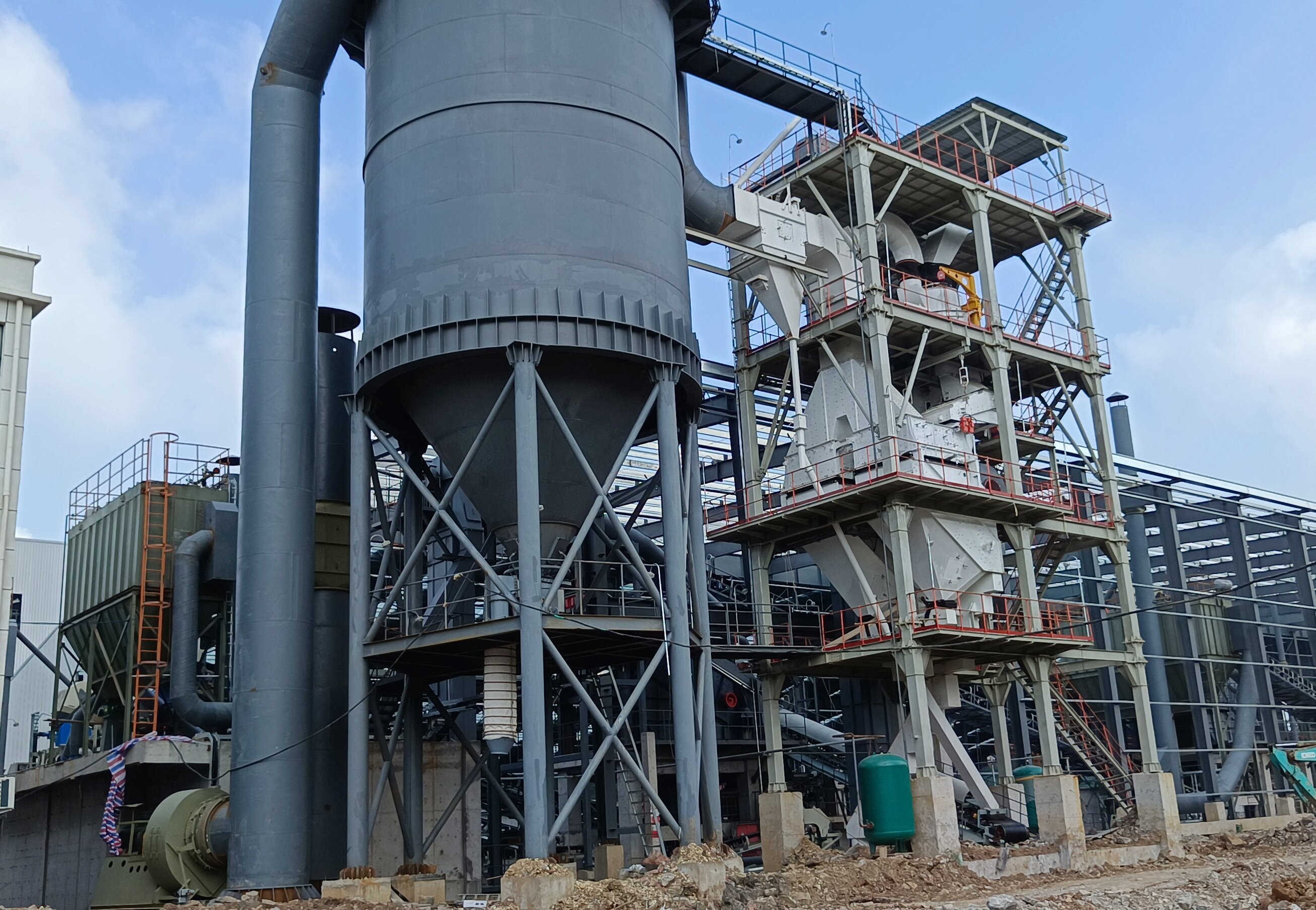 一文讀懂制砂樓：現(xiàn)代砂石生產(chǎn)的 “智能王牌”，環(huán)保高產(chǎn)雙在線！